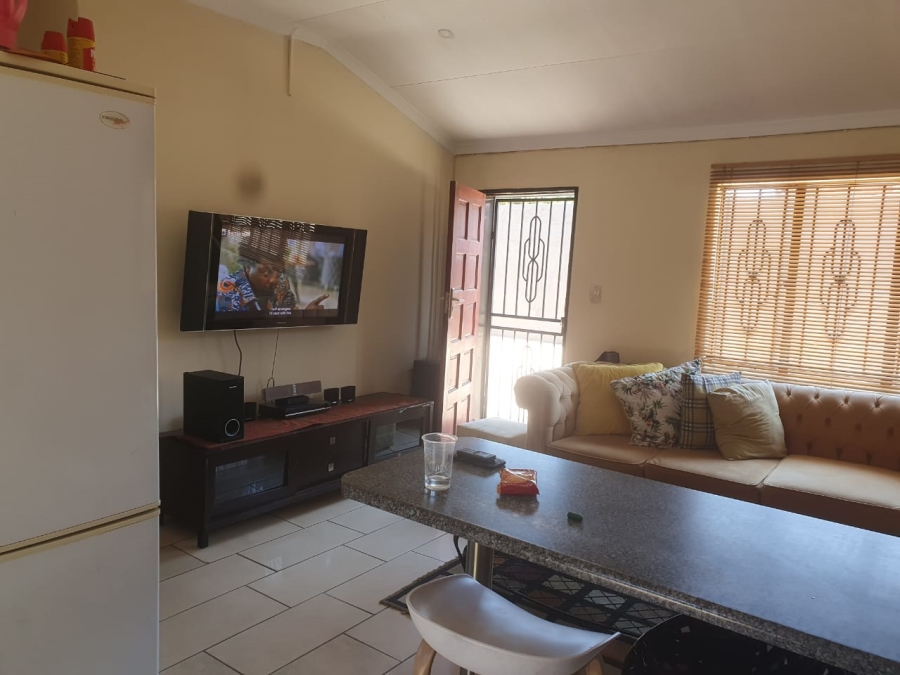 2 Bedroom Property for Sale in Bram Fischerville Gauteng