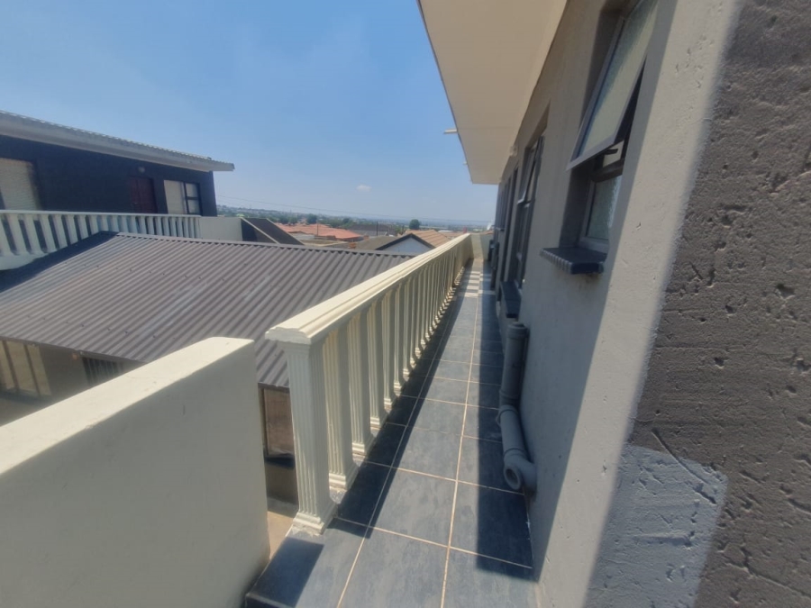 2 Bedroom Property for Sale in Bram Fischerville Gauteng