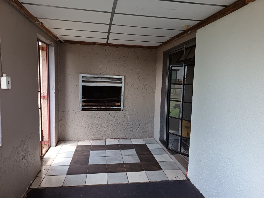 To Let 2 Bedroom Property for Rent in Drumblade A H Gauteng