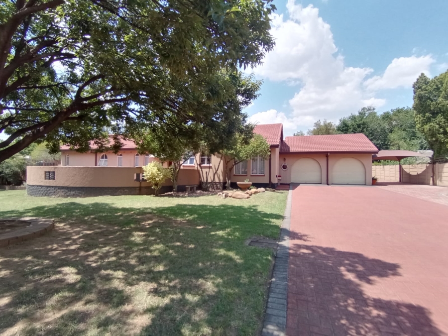 4 Bedroom Property for Sale in Three Rivers East Gauteng