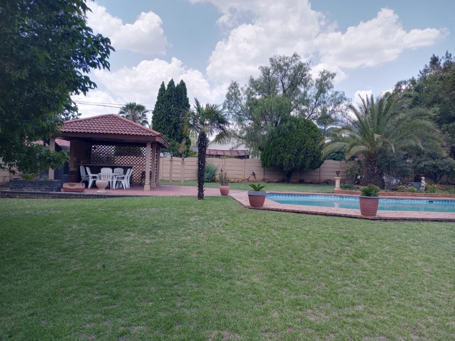 4 Bedroom Property for Sale in Three Rivers East Gauteng