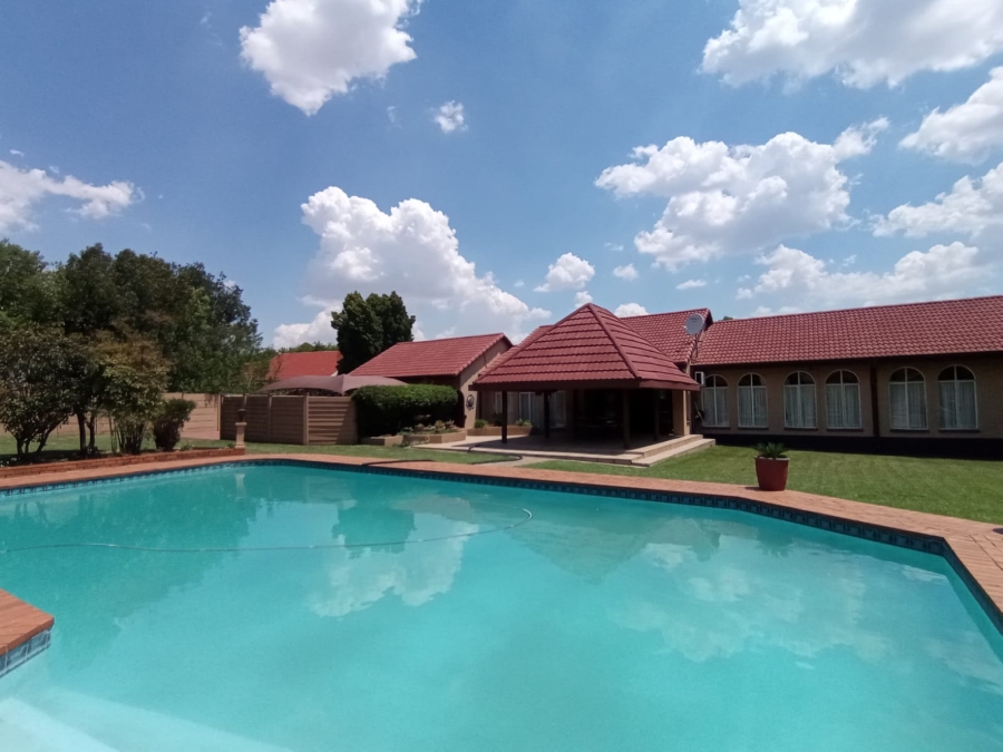 4 Bedroom Property for Sale in Three Rivers East Gauteng