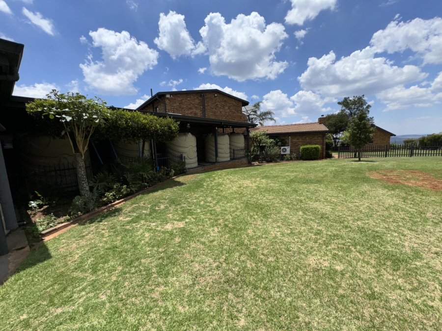 5 Bedroom Property for Sale in Protea Ridge Gauteng