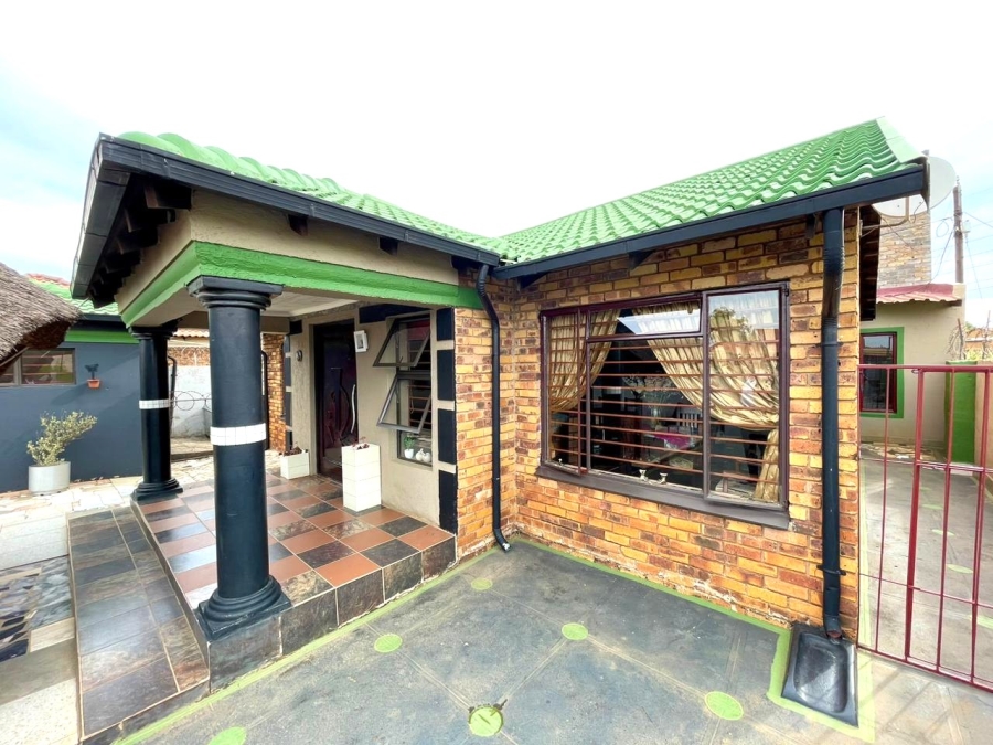 4 Bedroom Property for Sale in Vosloorus Ext 25 Gauteng