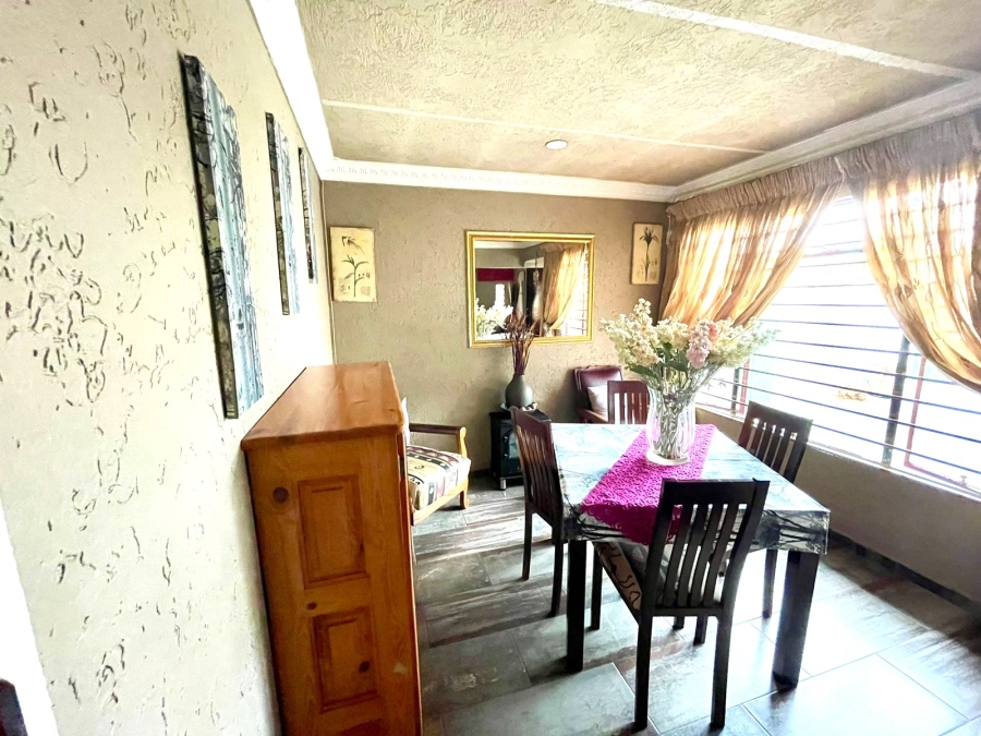 4 Bedroom Property for Sale in Vosloorus Ext 25 Gauteng