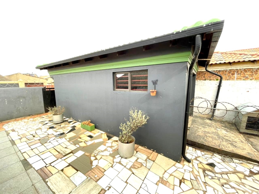 4 Bedroom Property for Sale in Vosloorus Ext 25 Gauteng