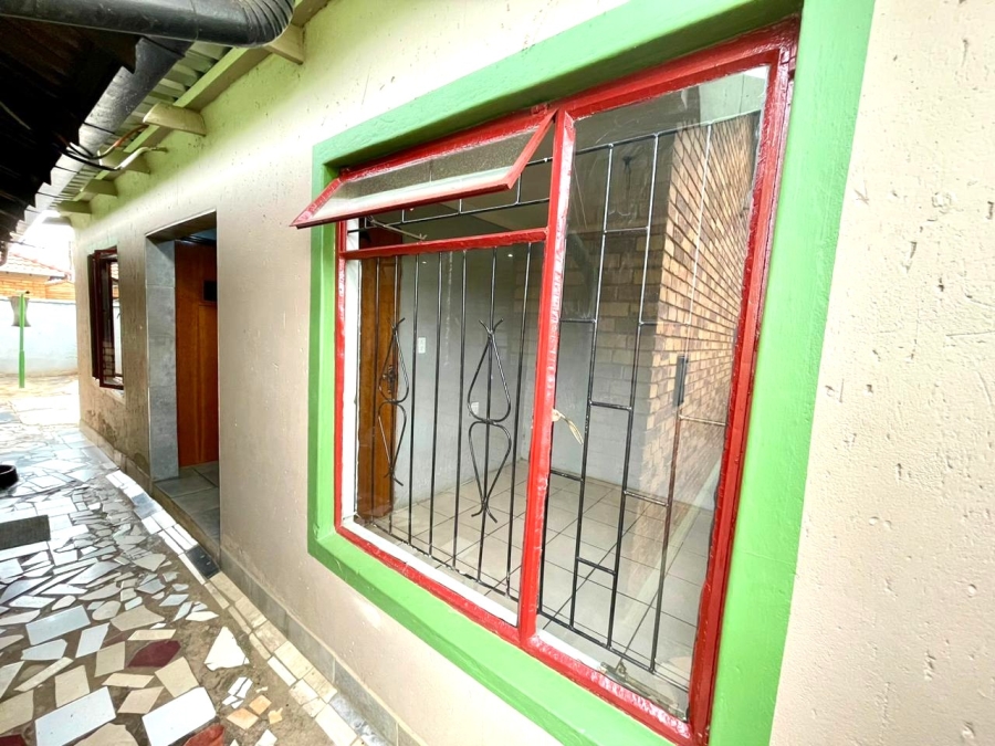 4 Bedroom Property for Sale in Vosloorus Ext 25 Gauteng