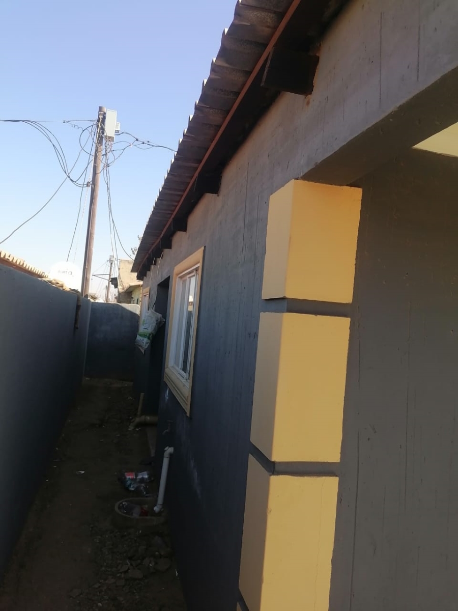 2 Bedroom Property for Sale in Polokong Gauteng