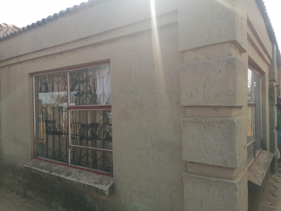 2 Bedroom Property for Sale in Polokong Gauteng