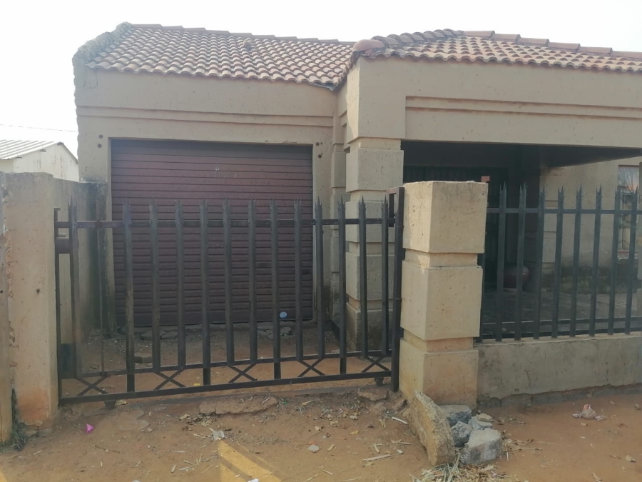 2 Bedroom Property for Sale in Polokong Gauteng