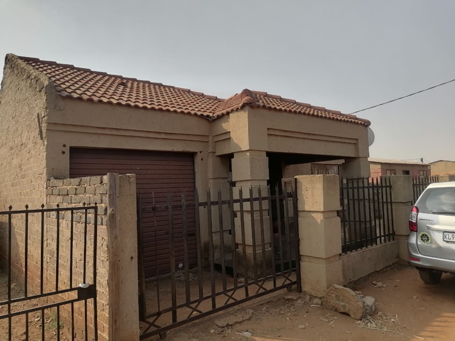 2 Bedroom Property for Sale in Polokong Gauteng