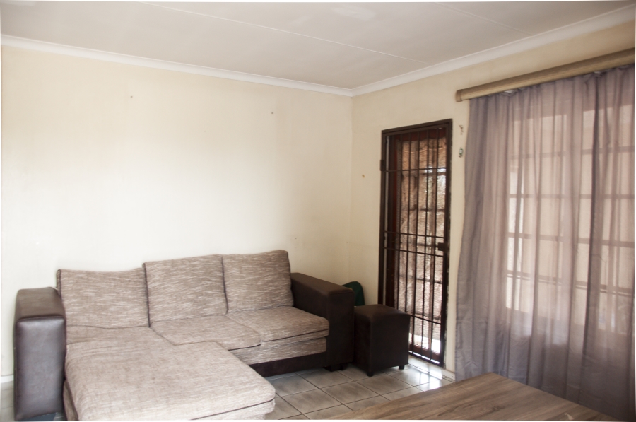 To Let 2 Bedroom Property for Rent in Halfway Gardens Gauteng