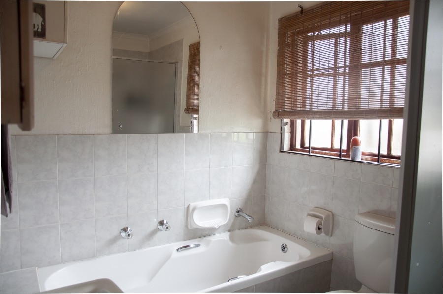 To Let 2 Bedroom Property for Rent in Halfway Gardens Gauteng