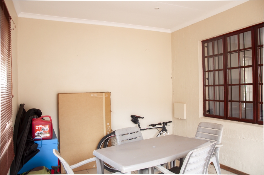 To Let 2 Bedroom Property for Rent in Halfway Gardens Gauteng