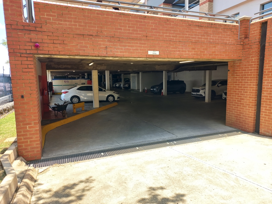 To Let commercial Property for Rent in Halfway House Gauteng