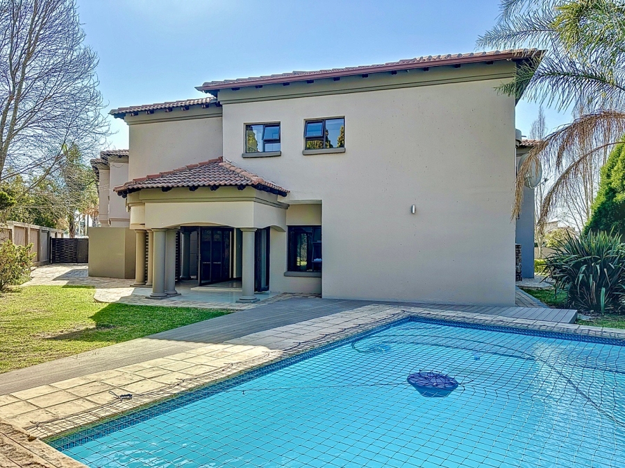 To Let 6 Bedroom Property for Rent in Silverwoods Country Estate Gauteng