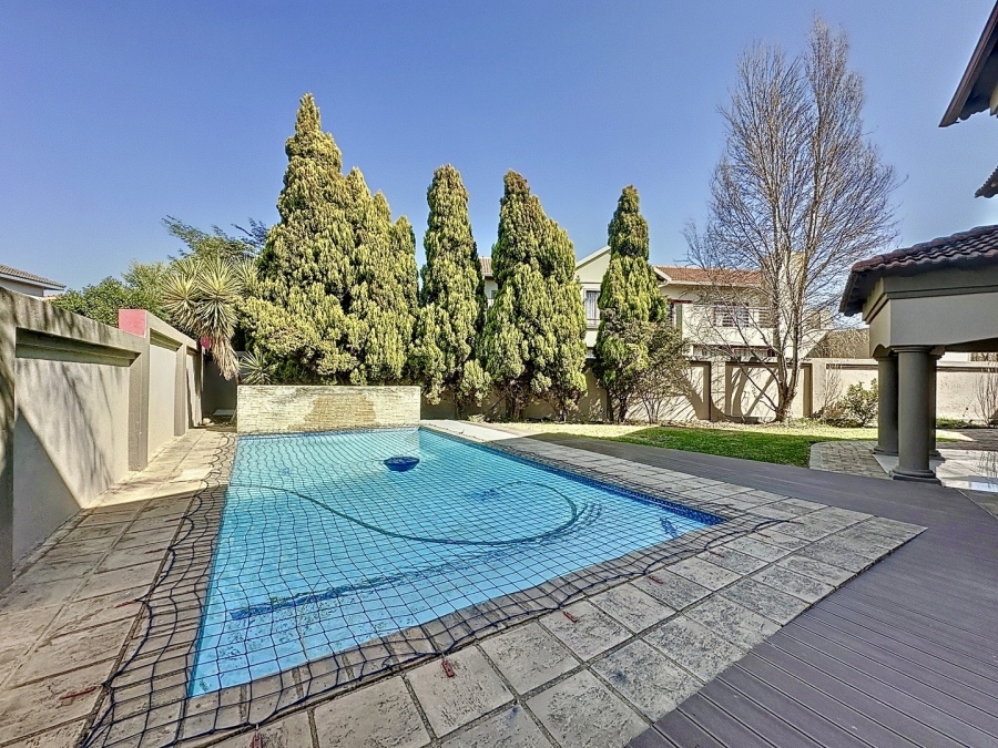 To Let 6 Bedroom Property for Rent in Silverwoods Country Estate Gauteng