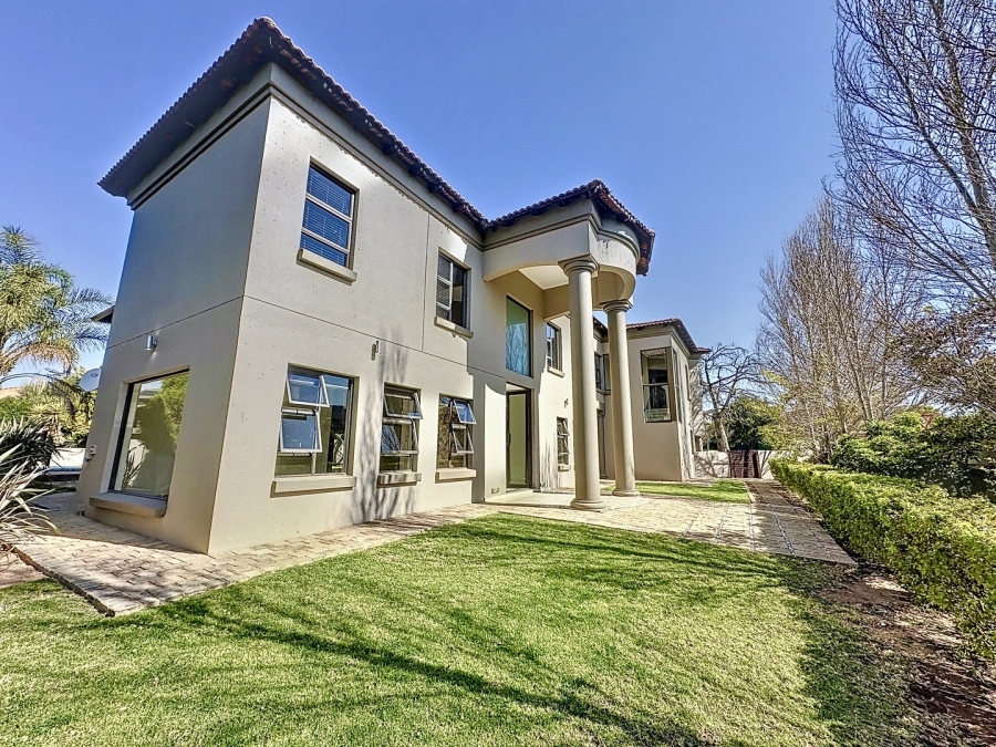 To Let 6 Bedroom Property for Rent in Silverwoods Country Estate Gauteng