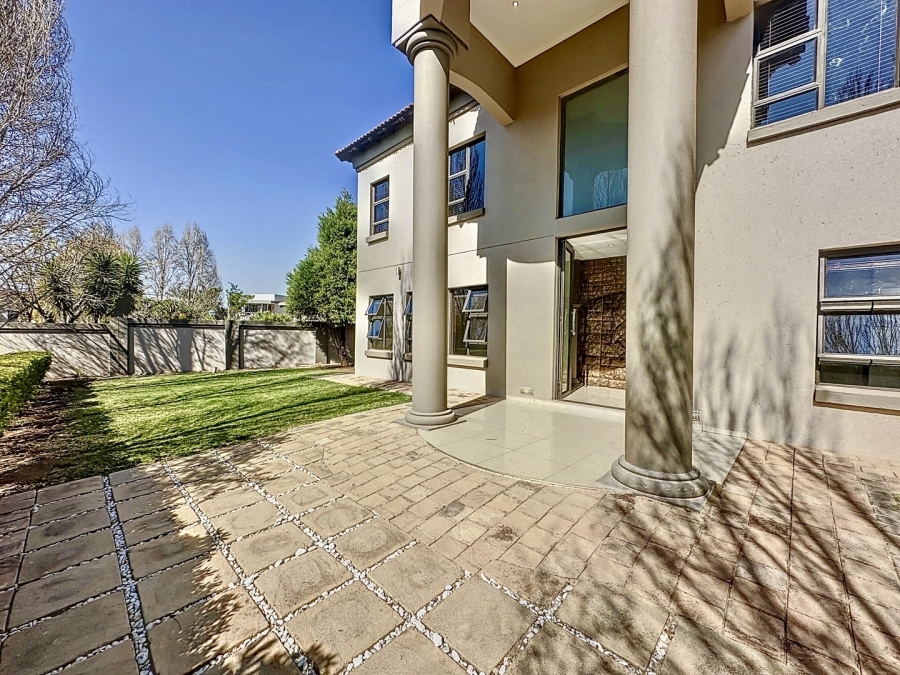 To Let 6 Bedroom Property for Rent in Silverwoods Country Estate Gauteng