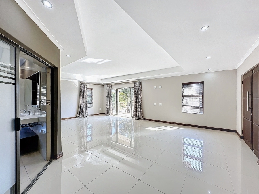 To Let 6 Bedroom Property for Rent in Silverwoods Country Estate Gauteng