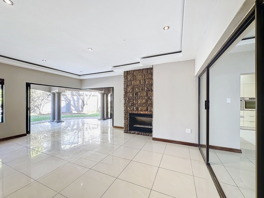 To Let 6 Bedroom Property for Rent in Silverwoods Country Estate Gauteng