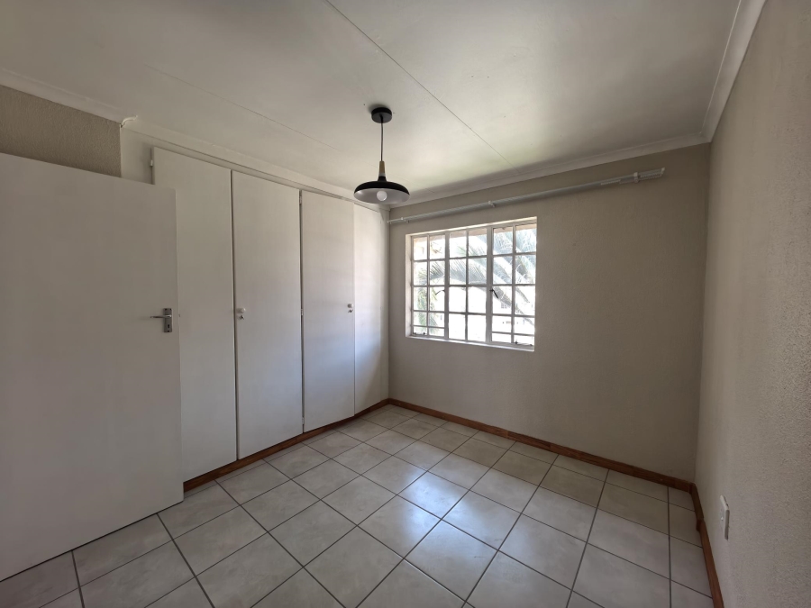 To Let 2 Bedroom Property for Rent in Magalieskruin Gauteng