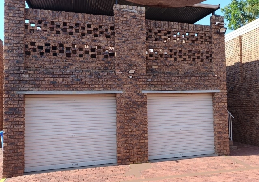 2 Bedroom Property for Sale in Doornpoort Gauteng