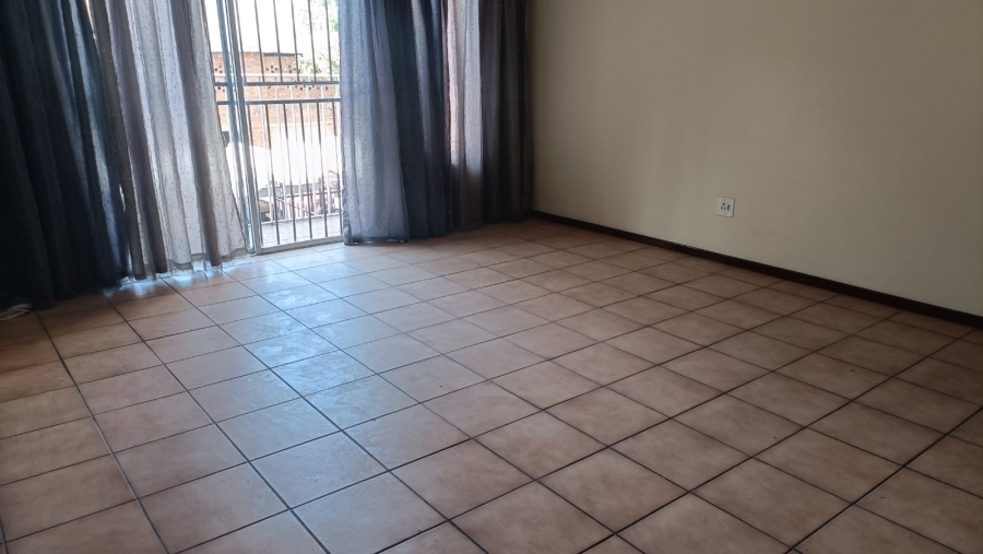 2 Bedroom Property for Sale in Doornpoort Gauteng