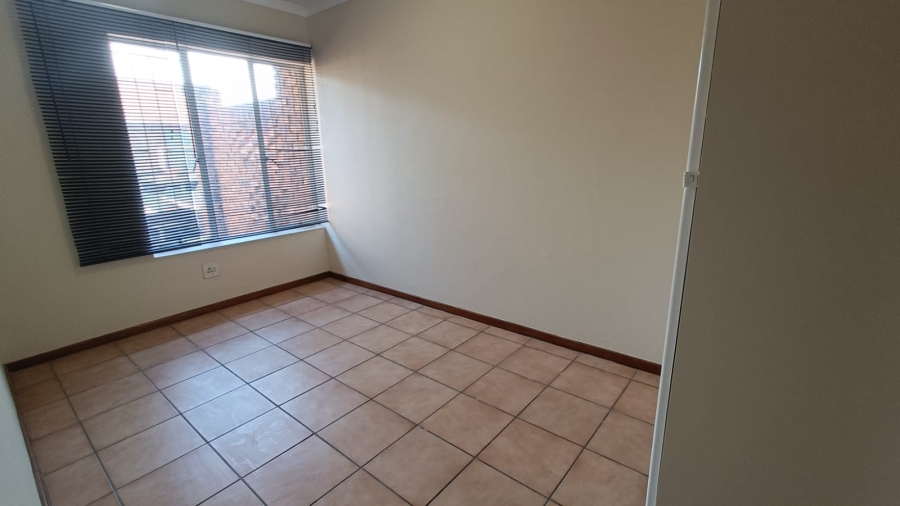 2 Bedroom Property for Sale in Doornpoort Gauteng