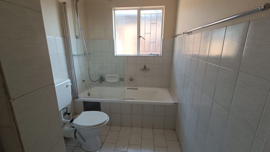 2 Bedroom Property for Sale in Doornpoort Gauteng