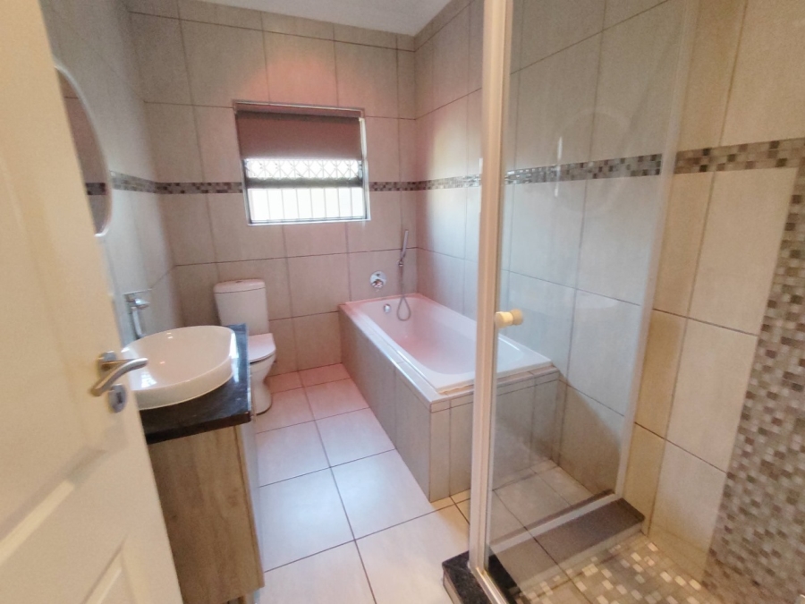 To Let 5 Bedroom Property for Rent in Montana Gauteng