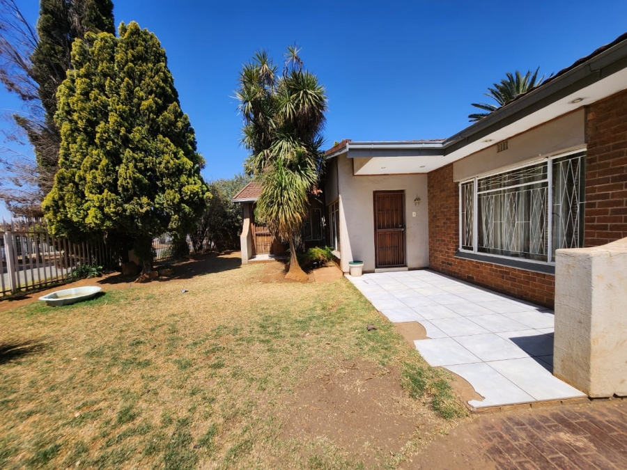 4 Bedroom Property for Sale in Dal Fouche Gauteng