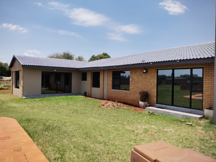 5 Bedroom Property for Sale in Benoni Orchards Ah Gauteng