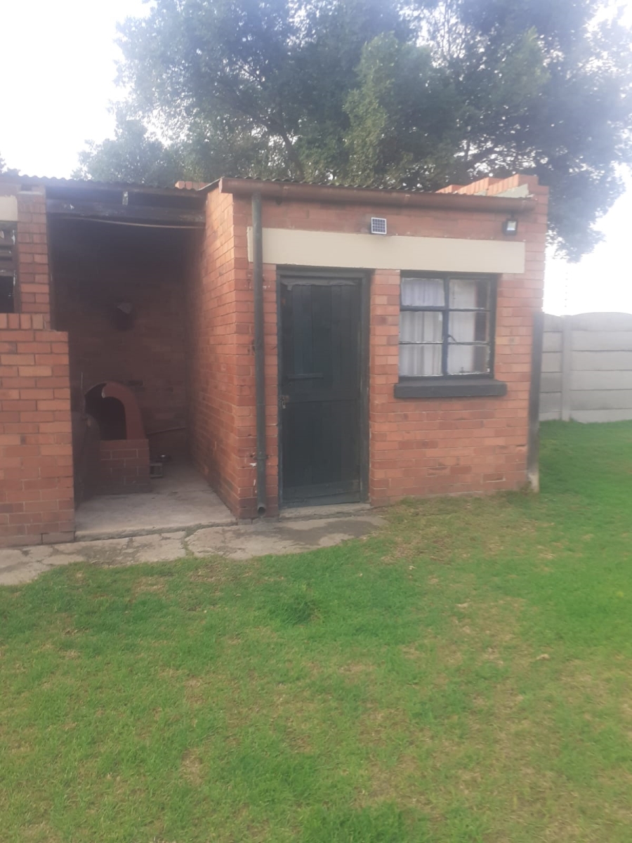 3 Bedroom Property for Sale in Daggafontein Gauteng