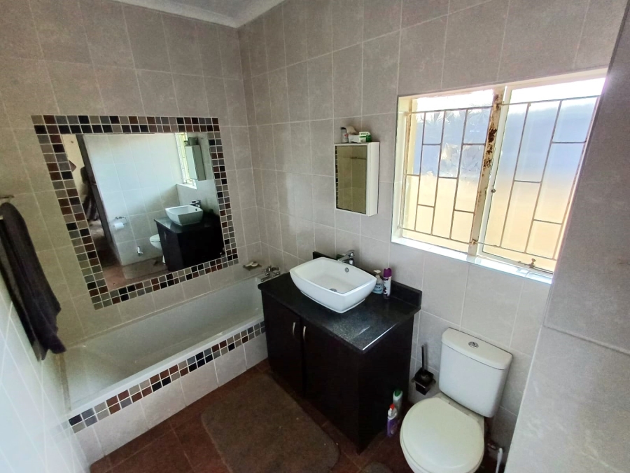 5 Bedroom Property for Sale in Lyttelton Manor Gauteng