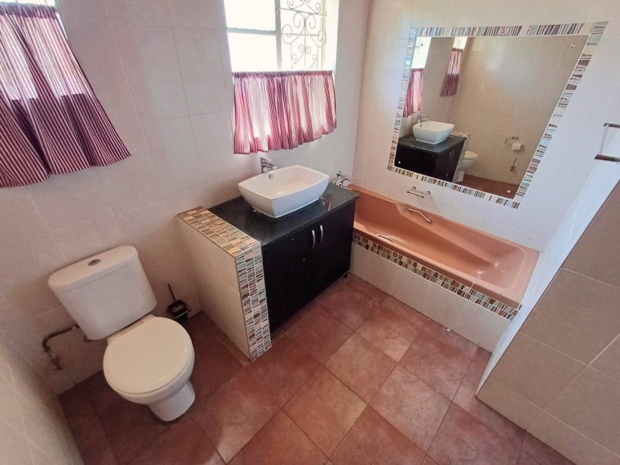 5 Bedroom Property for Sale in Lyttelton Manor Gauteng