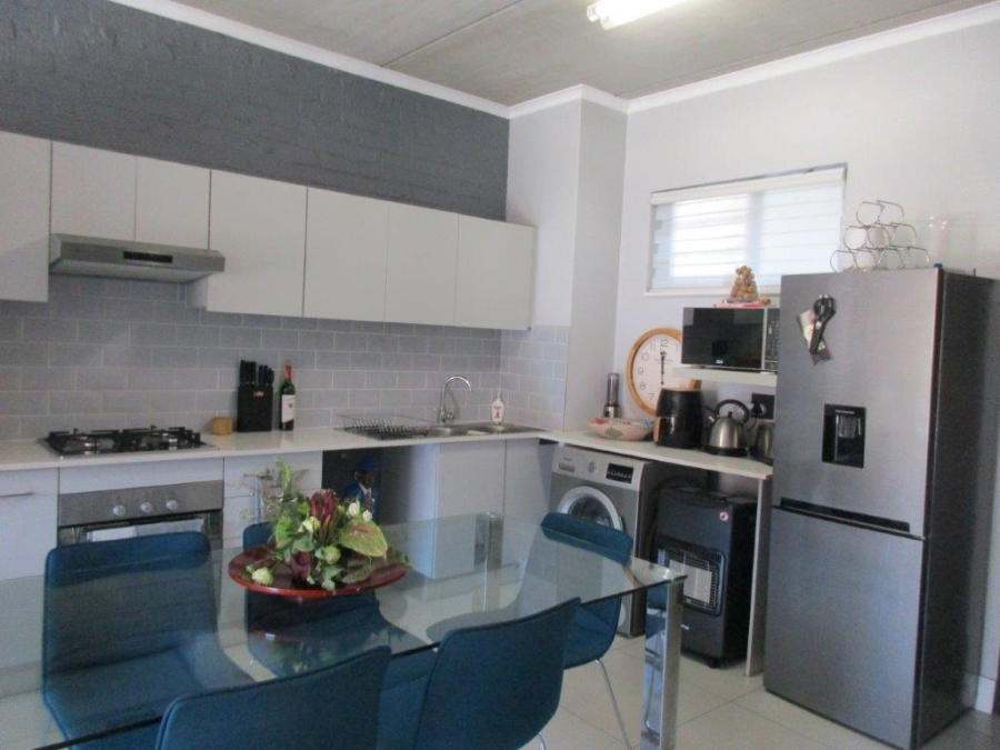 To Let 2 Bedroom Property for Rent in Ferndale Gauteng