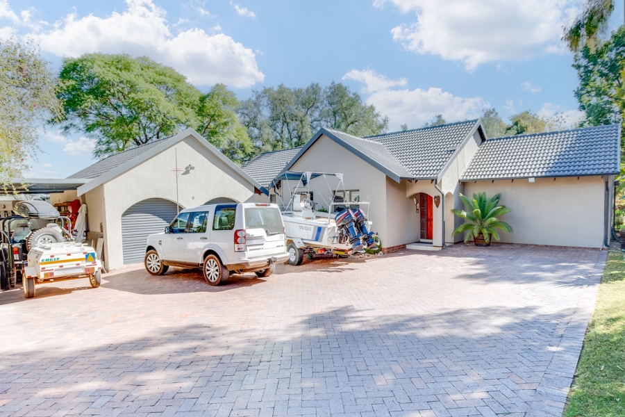 To Let 3 Bedroom Property for Rent in Douglasdale Gauteng