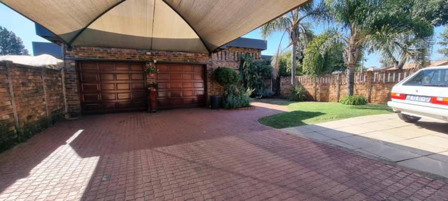 3 Bedroom Property for Sale in Sunward Park Gauteng