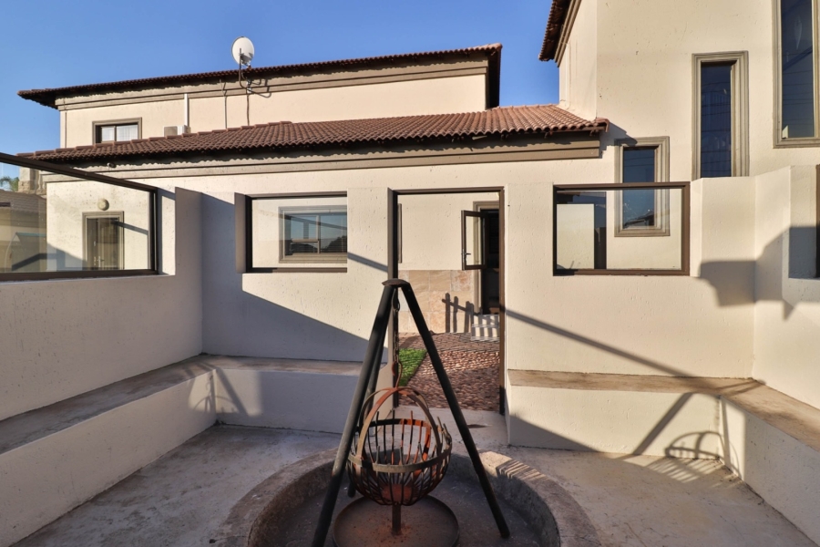 7 Bedroom Property for Sale in Parkrand Gauteng