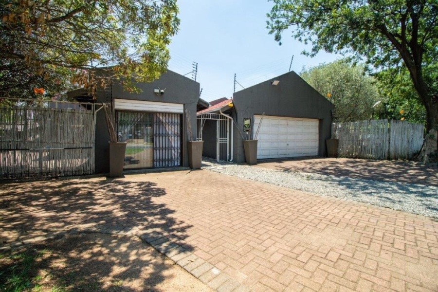 4 Bedroom Property for Sale in Bardene Gauteng