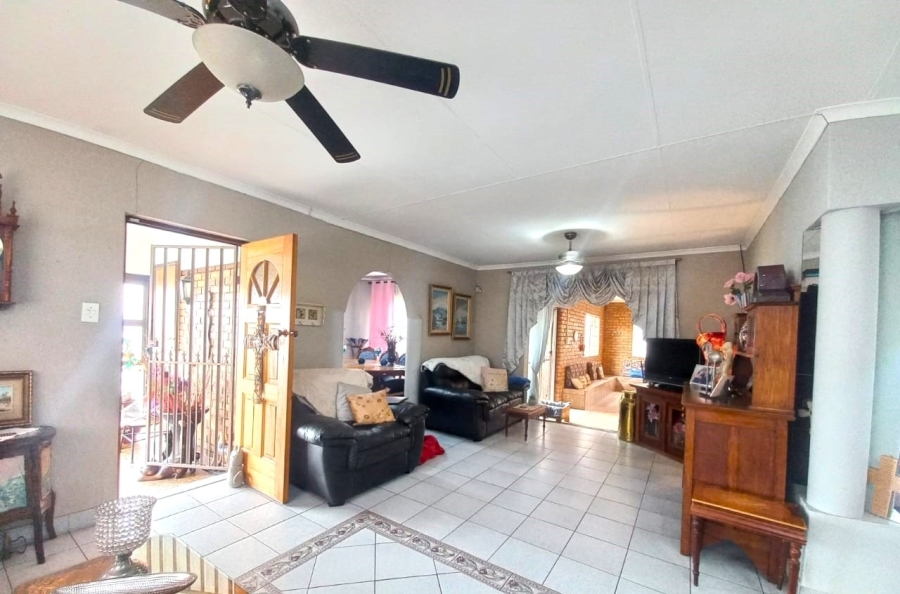 4 Bedroom Property for Sale in Kenleaf Gauteng