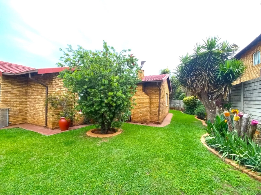 4 Bedroom Property for Sale in Kenleaf Gauteng