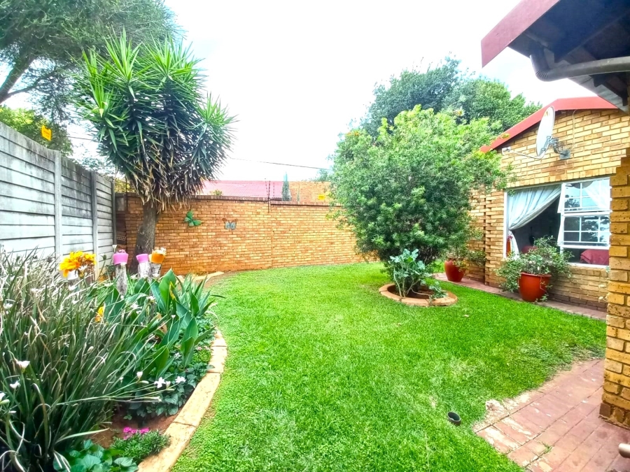 4 Bedroom Property for Sale in Kenleaf Gauteng