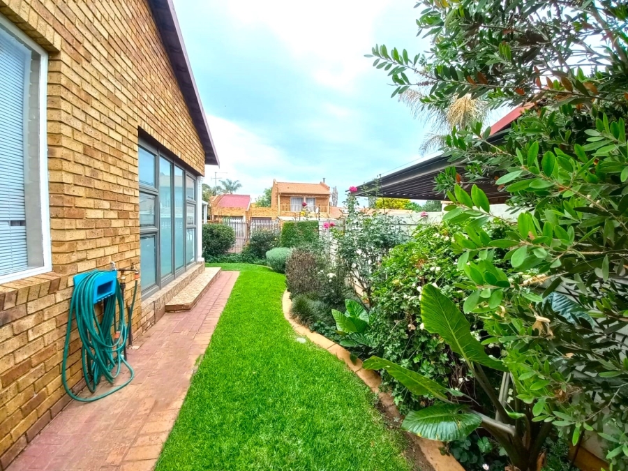 4 Bedroom Property for Sale in Kenleaf Gauteng