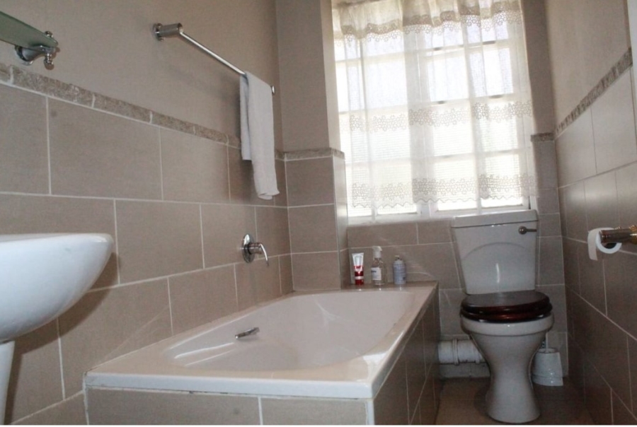 2 Bedroom Property for Sale in Bryanston Gauteng