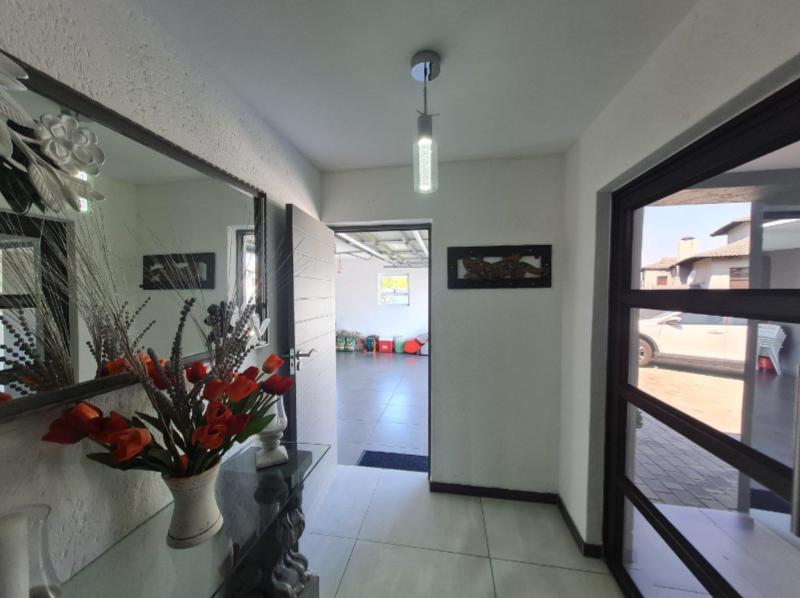 5 Bedroom Property for Sale in Sable Hills Gauteng