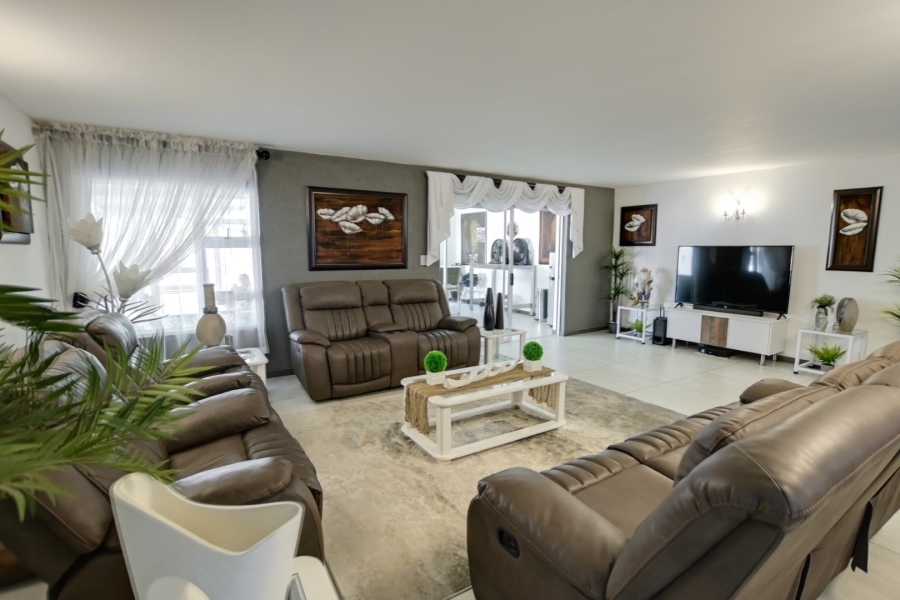 5 Bedroom Property for Sale in Sable Hills Gauteng