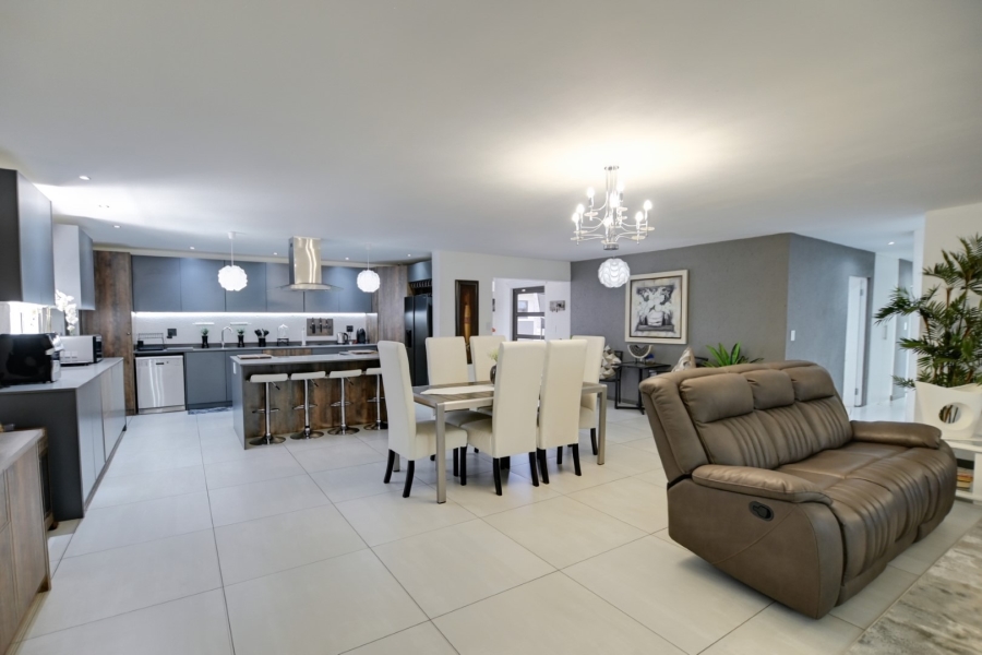 5 Bedroom Property for Sale in Sable Hills Gauteng