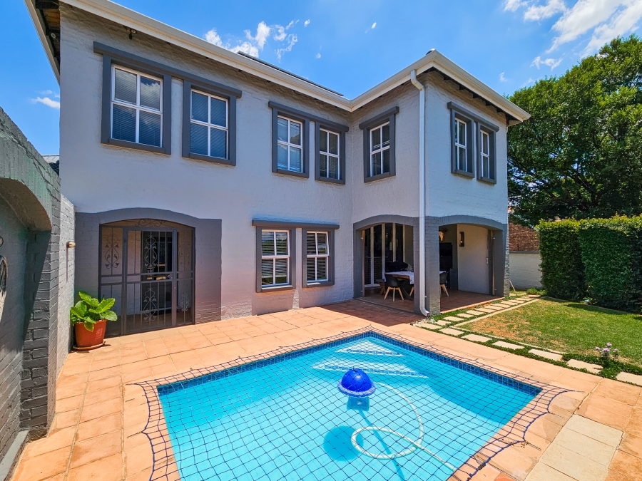 4 Bedroom Property for Sale in Garsfontein Gauteng